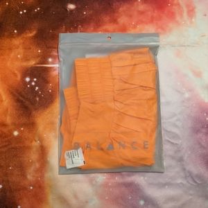 🥭 Balance Athletica Vitality Mango Orange Breeze Shorts Size Small New